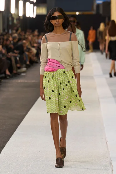 Look 27